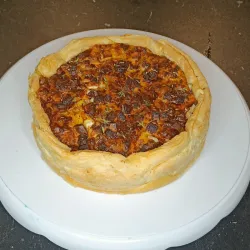 Hartige pompoentaart met walnoten, spek en feta uit de airfryer